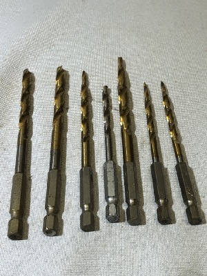 556021