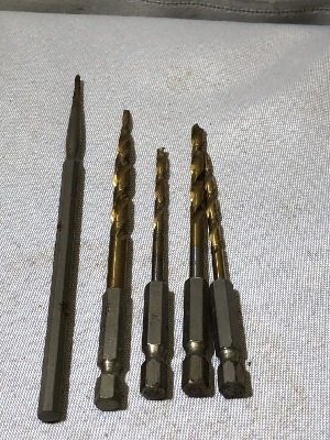 556022