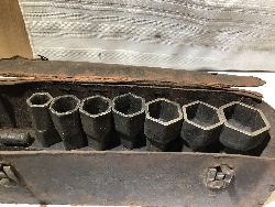 555494