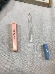 555607