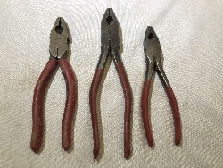 555896
