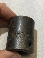 555920