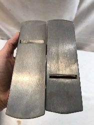 555997