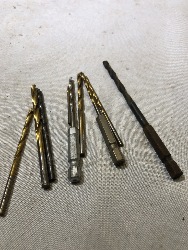 556030