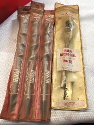 556049