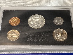 556118