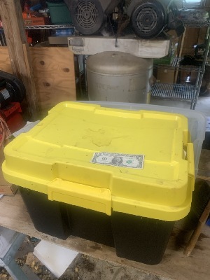 552900