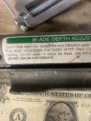 552882