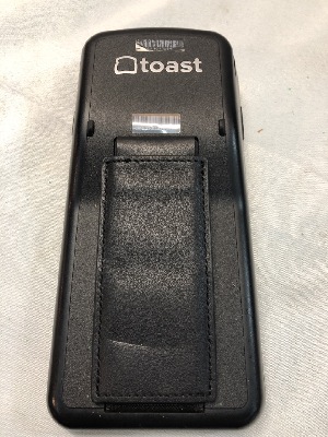 556877