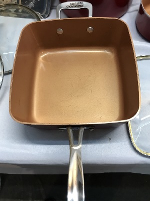 556892
