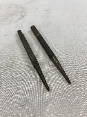 557166