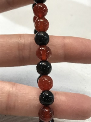 557330