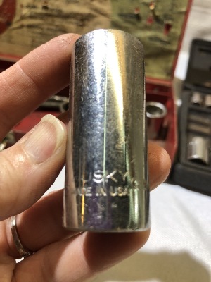 557358