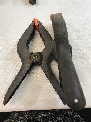 557385