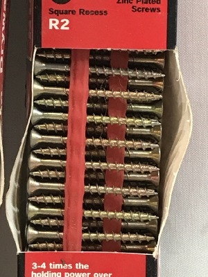 557399