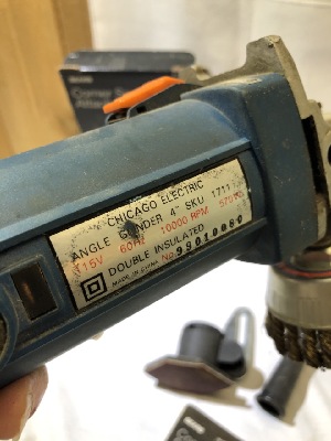 557471