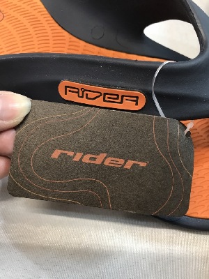 557490