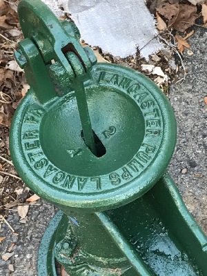 557525