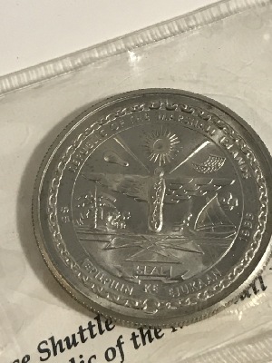 557821