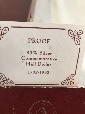 557838