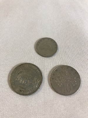 557928
