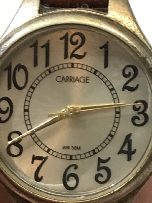 558105