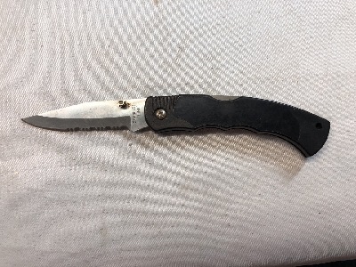 558225