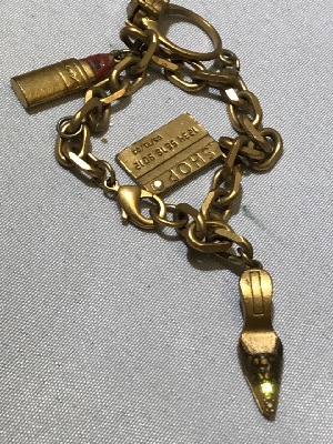 558328