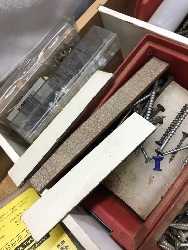 556749
