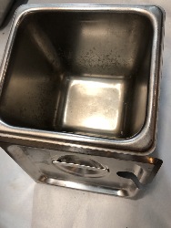 556927