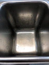 556929