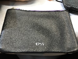 557026