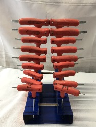 557133
