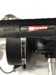 557158