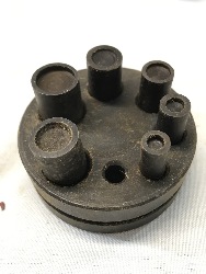 557161