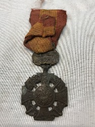 557237