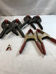 557379