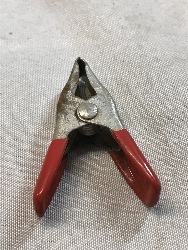 557384