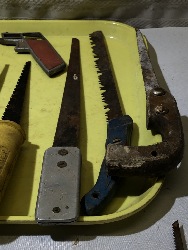 557430