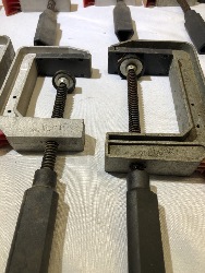 557453