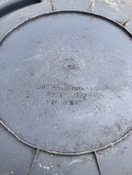 557499