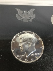 557784