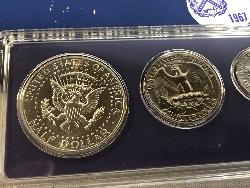 557848
