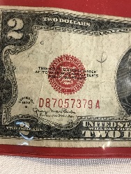557856