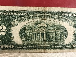 557860
