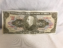 557890