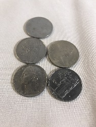 557919