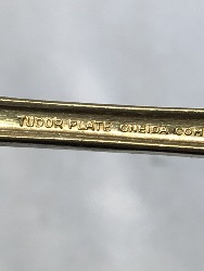 558044