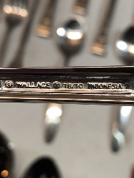 558185