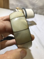 558253